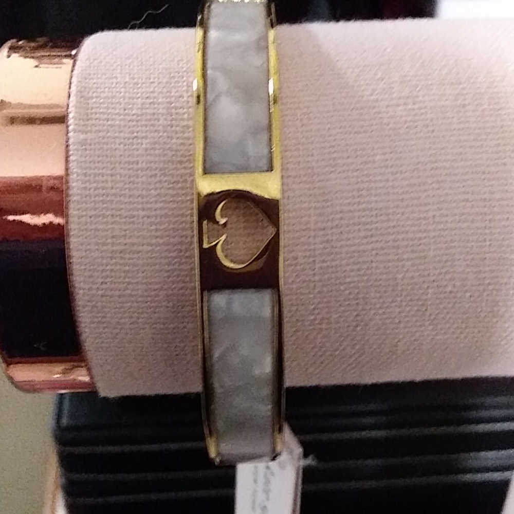 ⏬SALE kate spade white bangle bracelet w/clasp